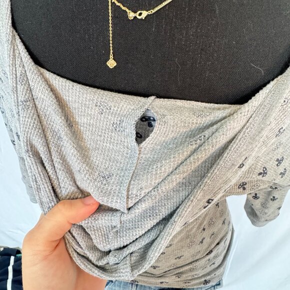 Vintage wet seal tee with hood \ y2k top - Picture 6 of 6